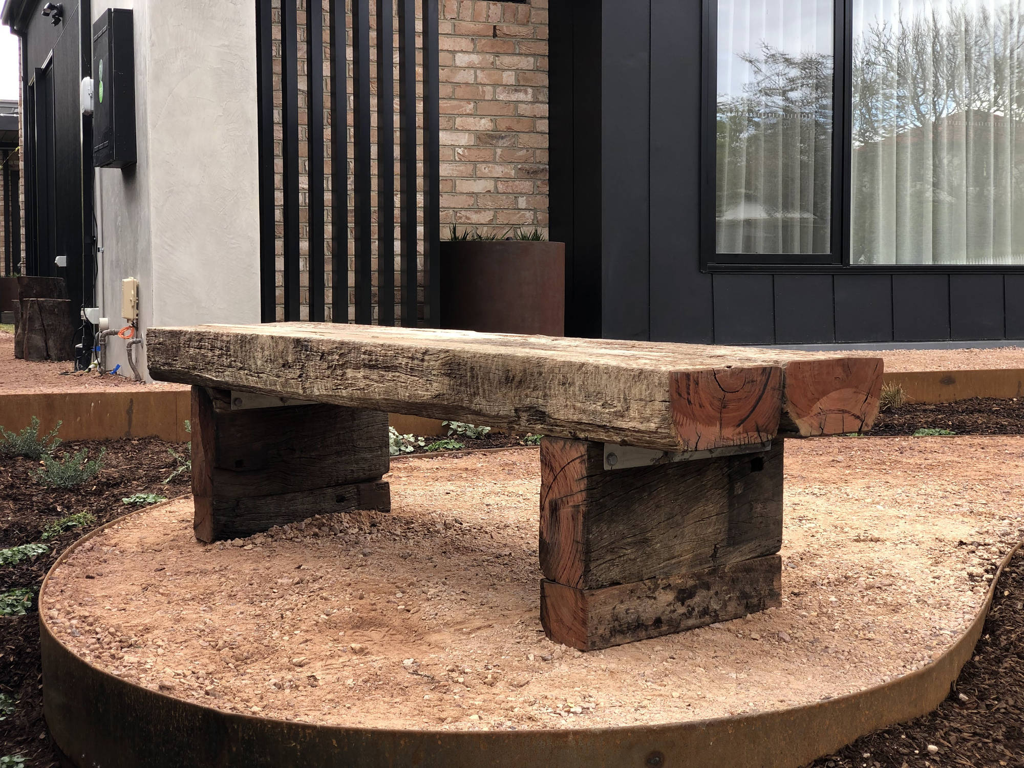 Rustic Sedis